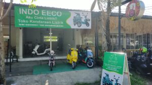 Electric Scooter U-Winfly N9 for sale at Indo Eeco Electric Vehicle Shop
